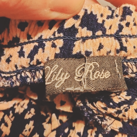 Lilly Rose floral romper - Picture 2 of 3